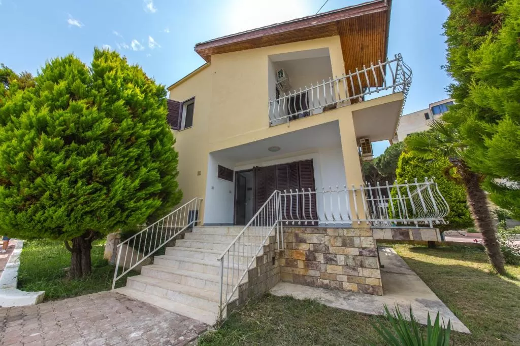 Kolaveri Resort - villas-2.jpg